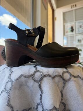 b.o.c. Black Platform Sandals with Embossed Soles